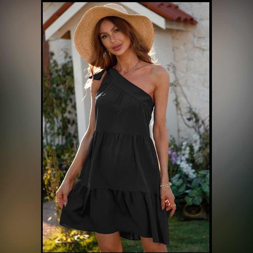 Elegant Black One-Shoulder Dress